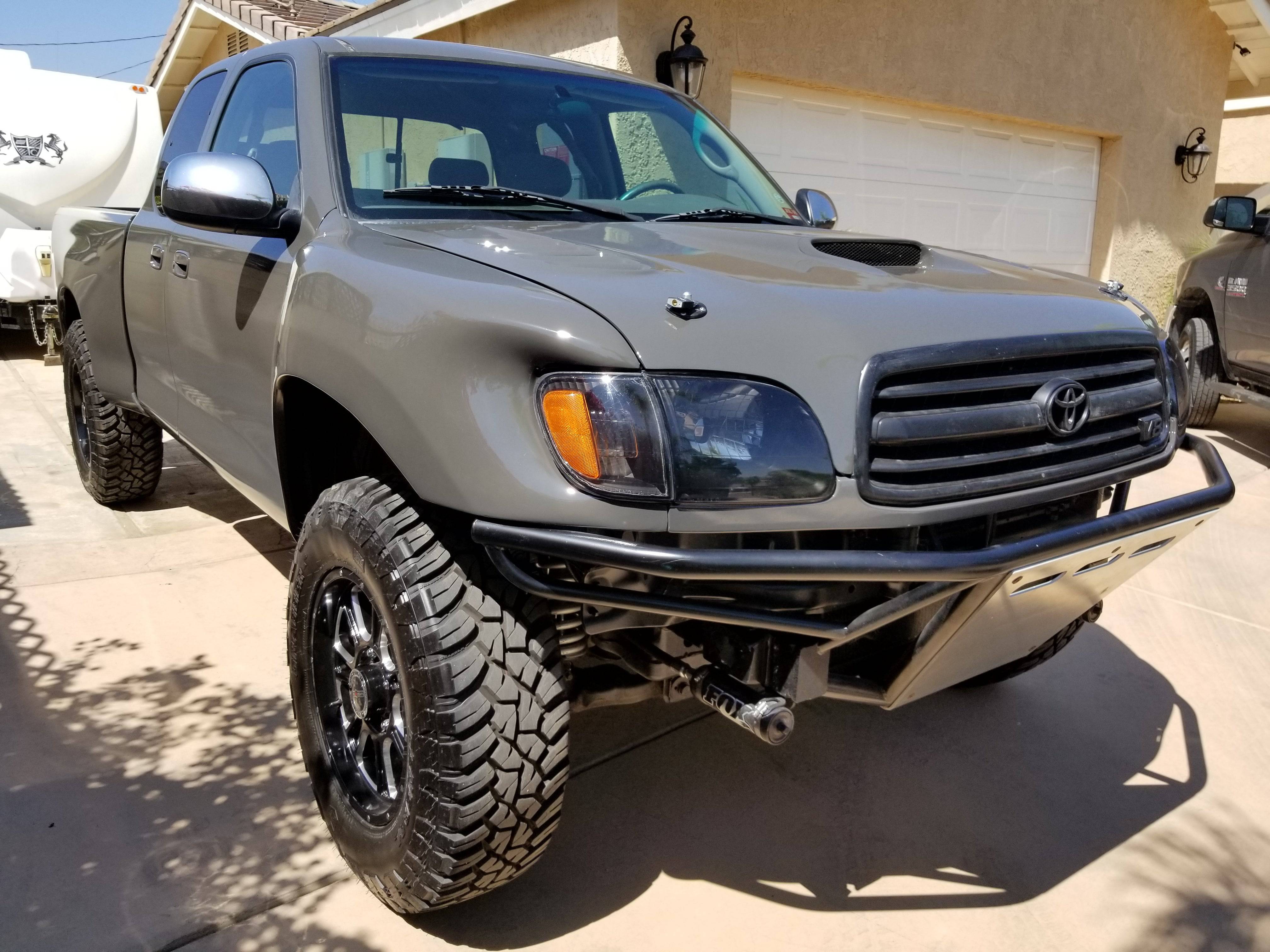 2000-2006 Tundra 4" Bulge Fiberglass Fenders - Image 3