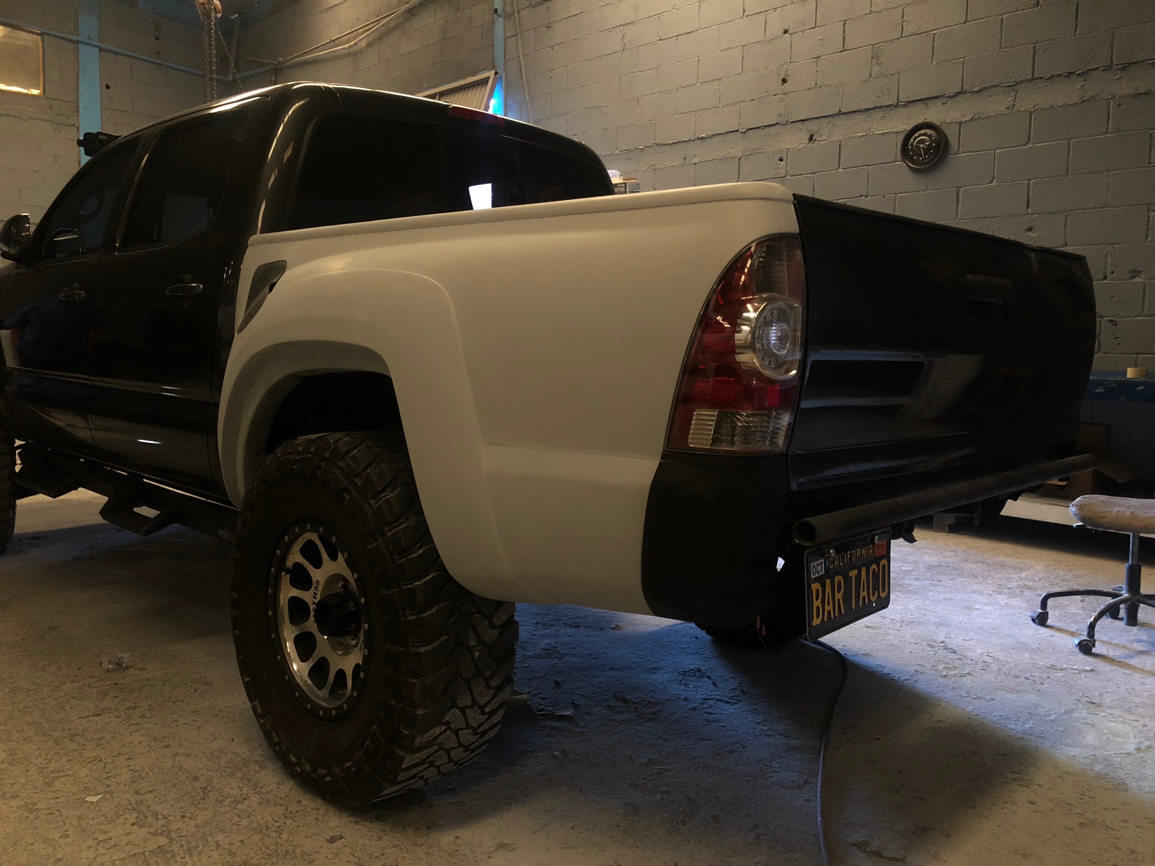 2005-2015 Tacoma 2" Bulge Flat Top Off Road Fiberglass Bedsides - 5.0 Bed - Image 7