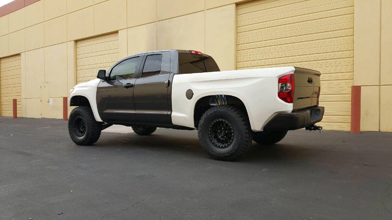 2014+ Tundra 4" Bulge Style Off Road Fiberglass Bedsides - 6.5 Bed