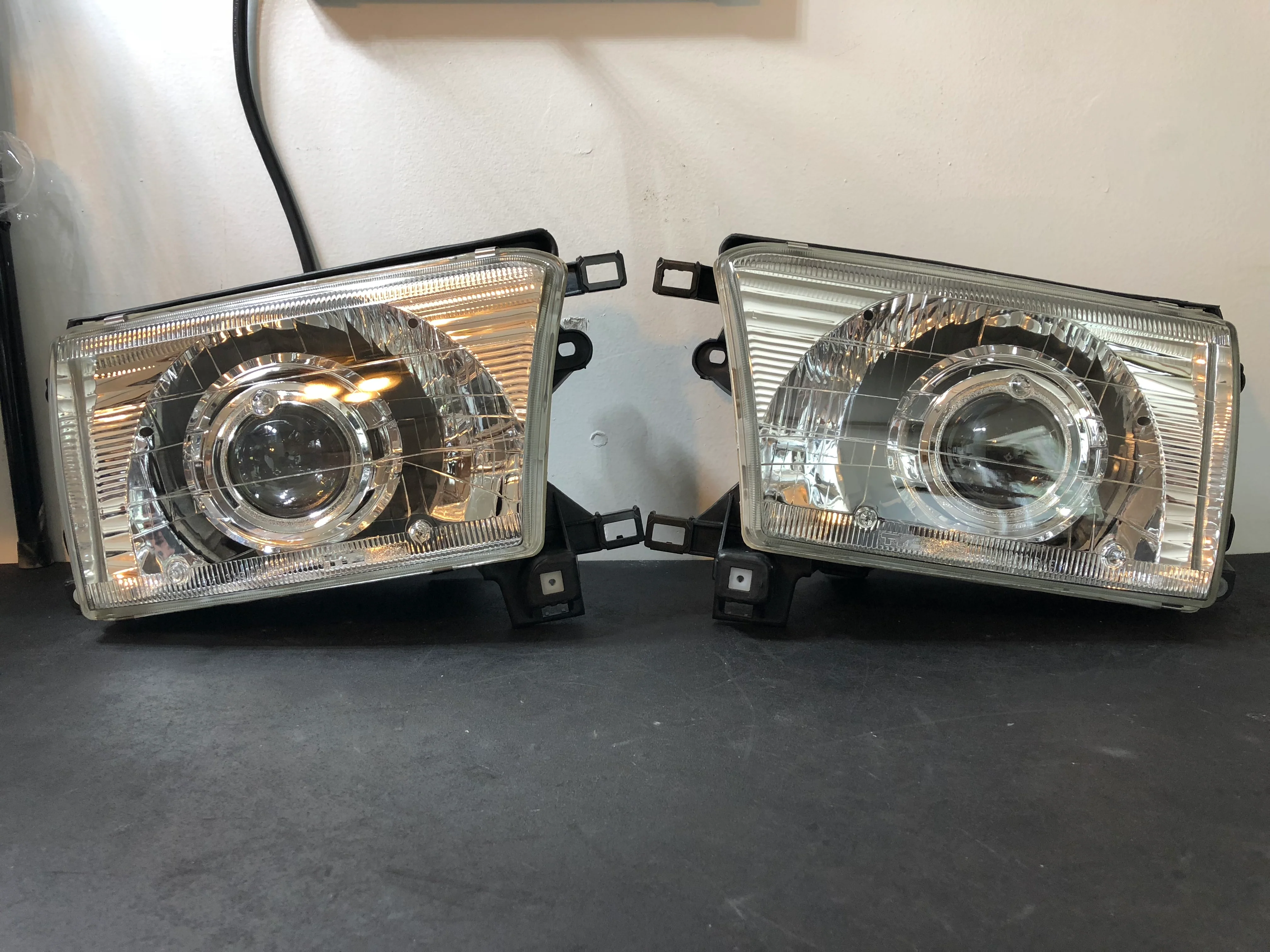 1996-2002 3rd Gen 4Runner LED Retrofit Headlights - Image 8