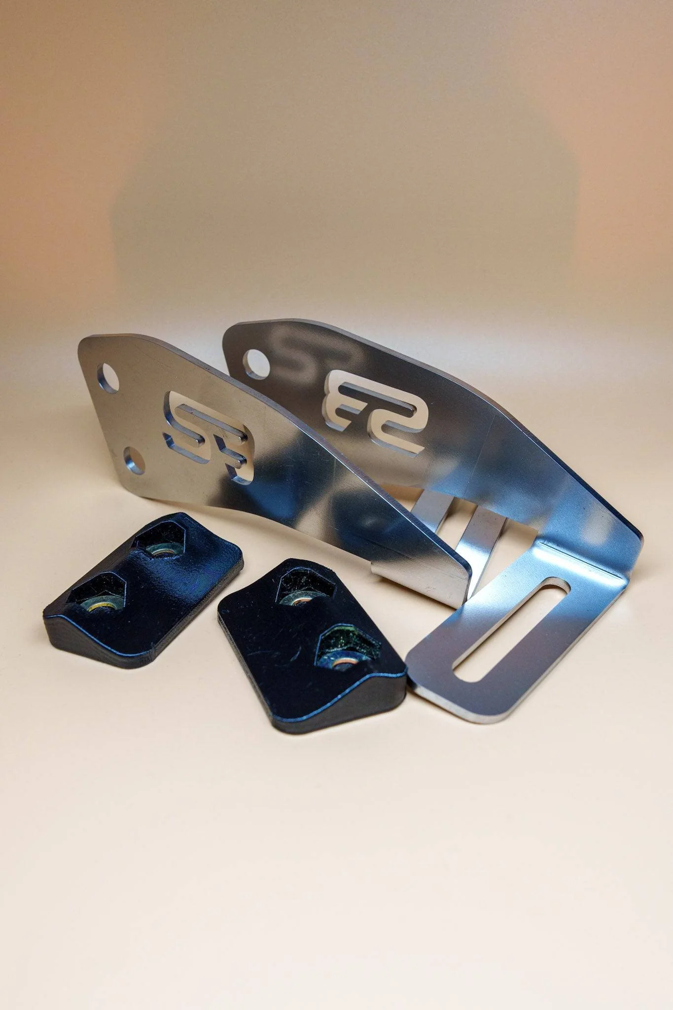 1996-2002 3rd Gen 4Runner Rear Hatch Light Brackets - Image 2