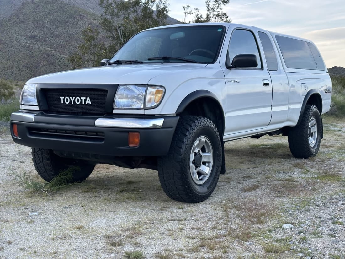 1998-2000 1st Gen Tacoma Mesh Grille - Image 4