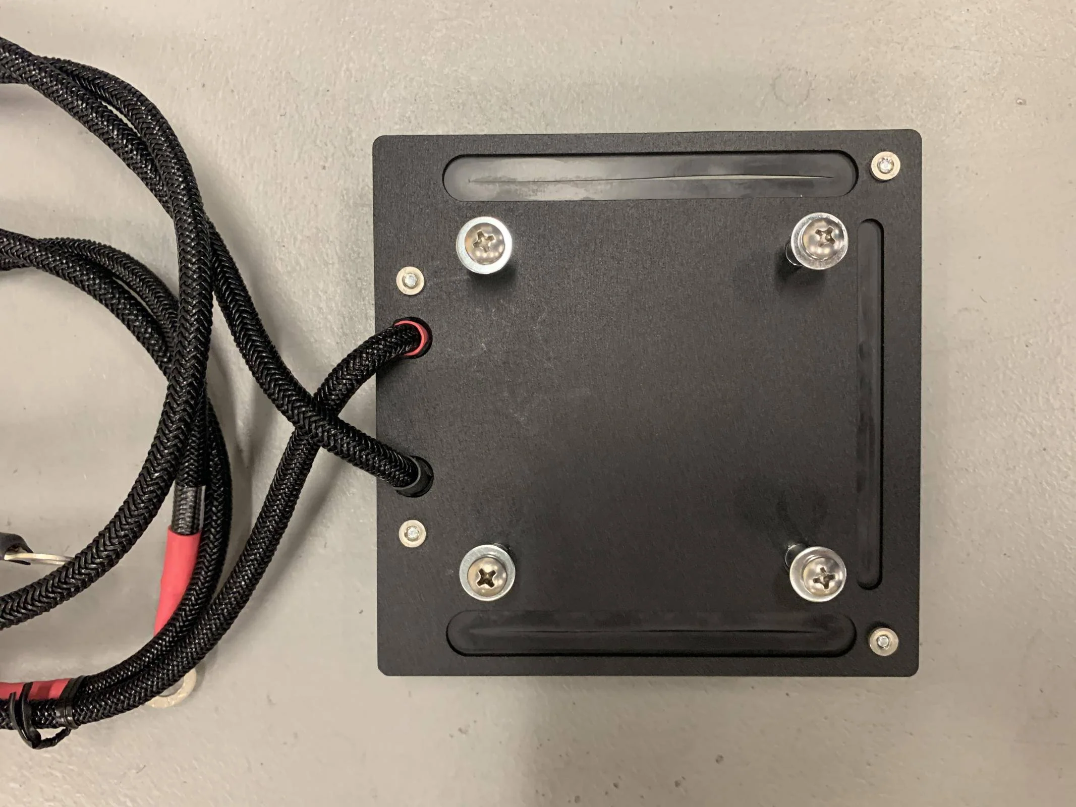 sPOD BantamX HD for Uni with 84 Inch Battery Cables